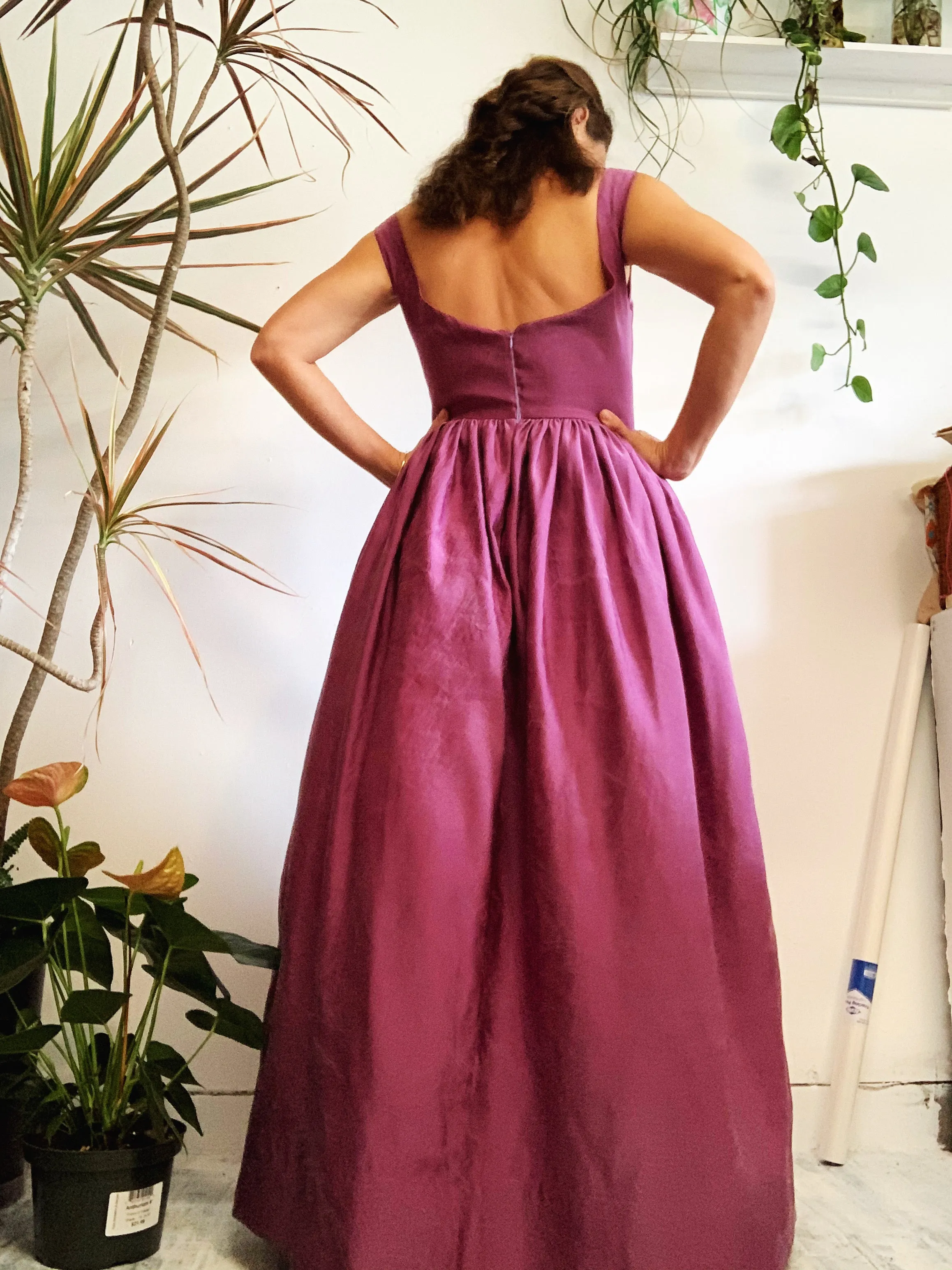 92/100 Princess dress in heavyweight silk satin