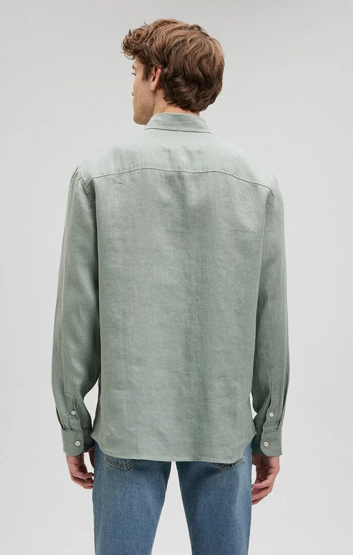 LINEN BUTTON-UP SHIRT IN CHINOIS GREEN